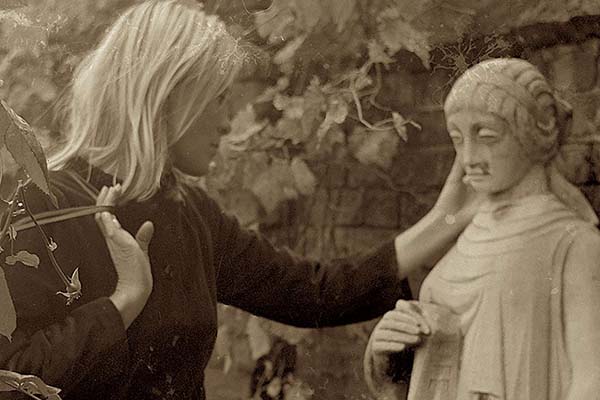 Marianne and Leonard: Words Of Love